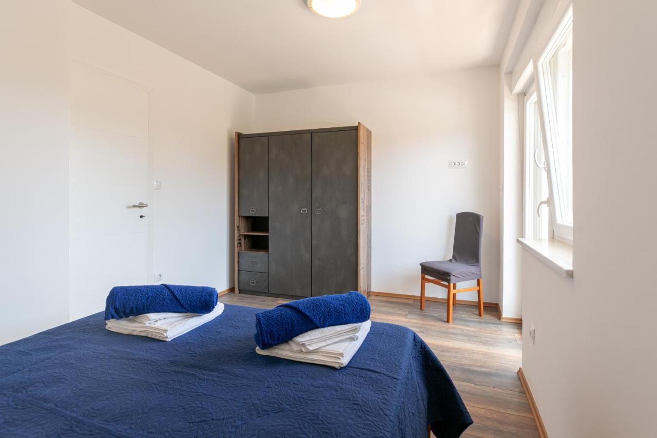 Apartments Korana Pula Extérieur photo