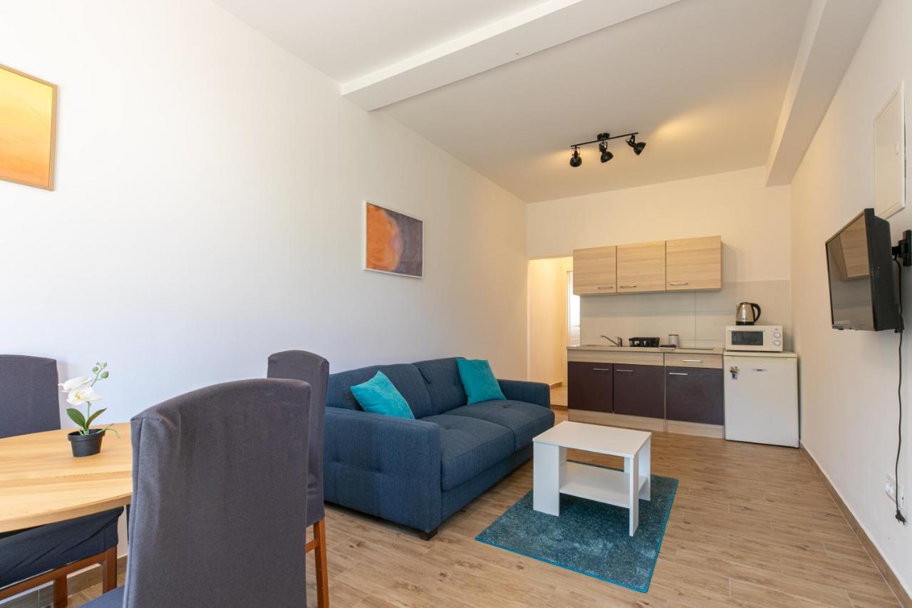 Apartments Korana Pula Extérieur photo
